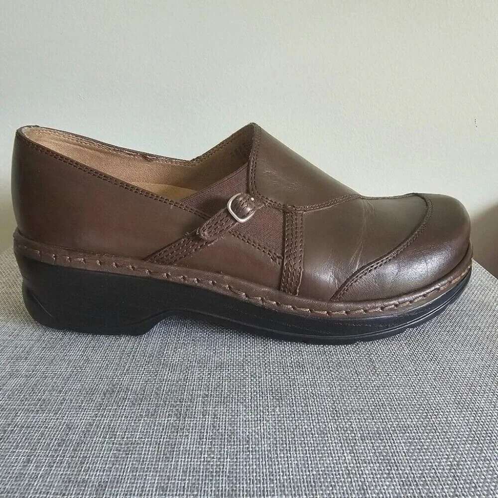 Klogs Clogs Women's Brown Uniform Work Shoes 11 Buckle Slip Resistant Nurse - Picture 8 of 11